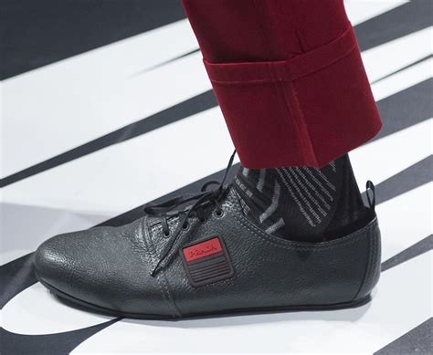 scarpe prada uomo con le frange nuove|Scopri la nuova collezione di scarpe Prada uomo su FARFETCH.